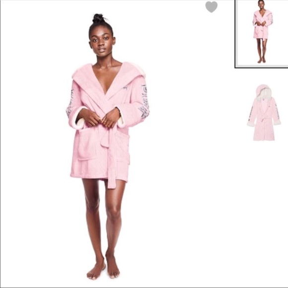 PINK Victoria's Secret Other - Pink bling robe